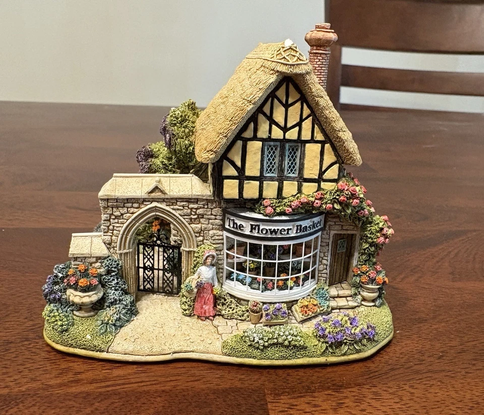 Vintage Lilliput Lane Flower Basket Florist Shop House In Orig Box W/ Deed As Is - Image 3 of 4