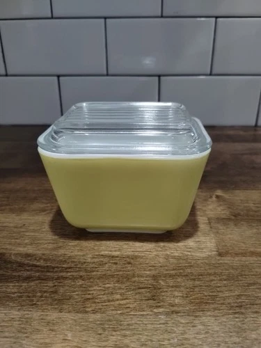 Vintage Pyrex Verde Green Yellow Refrigerator Dish 501 Lid 1 1/2 Cup Lid EUC