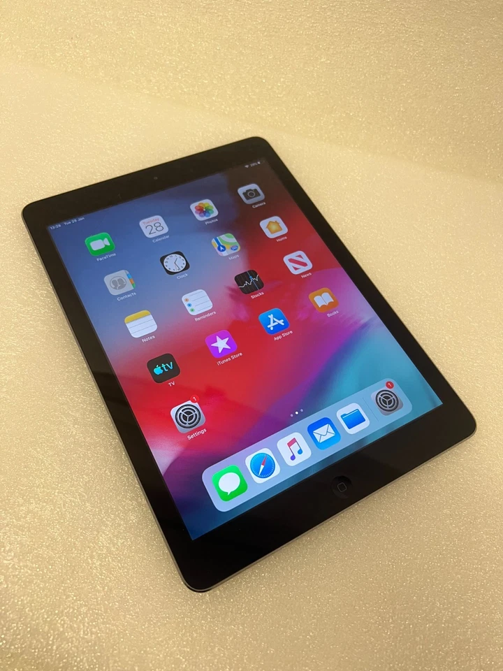 Apple iPad Air 1 16GB WiFi 9.7" Space Grey iOS A1474 Read Desc before purchase! - Image 4 of 4