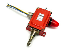 Allen Bradley 802C-J57M18BR Ser. A Cable Pull Switch w/ Pilot Light