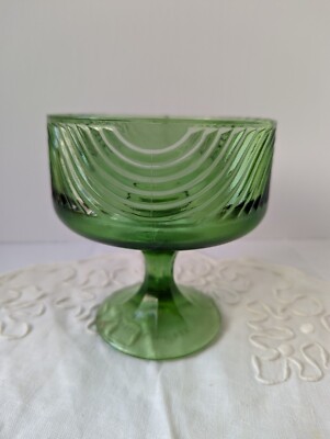 Vintage E.O. Brody Co Cleveland OH Green Ribbed Depression Glass 5.25  Dish 158