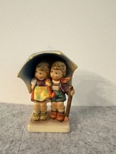Hummel Figur „Umbrella Children“ / „Unter einem Schirm“ Goebel W. Germany 1984, 
