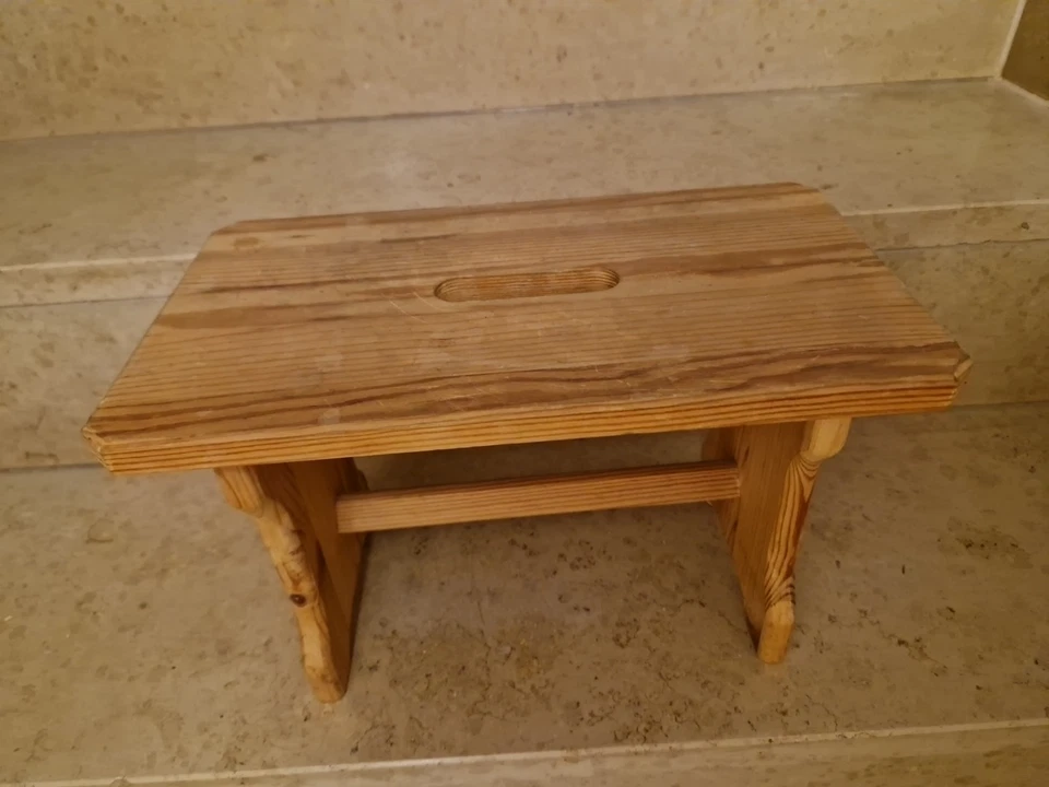 Hocker aus Holz Natur