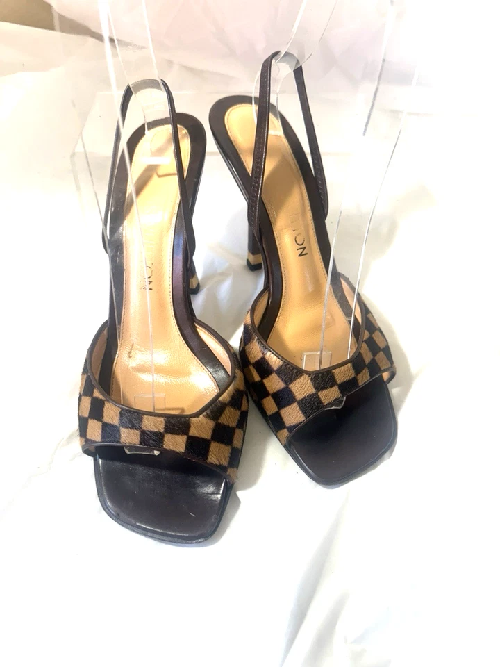 Sandálias Louis Vuitton marrom Damier LV monograma cabelo de cavalo slingback - Imagem 2 de 4