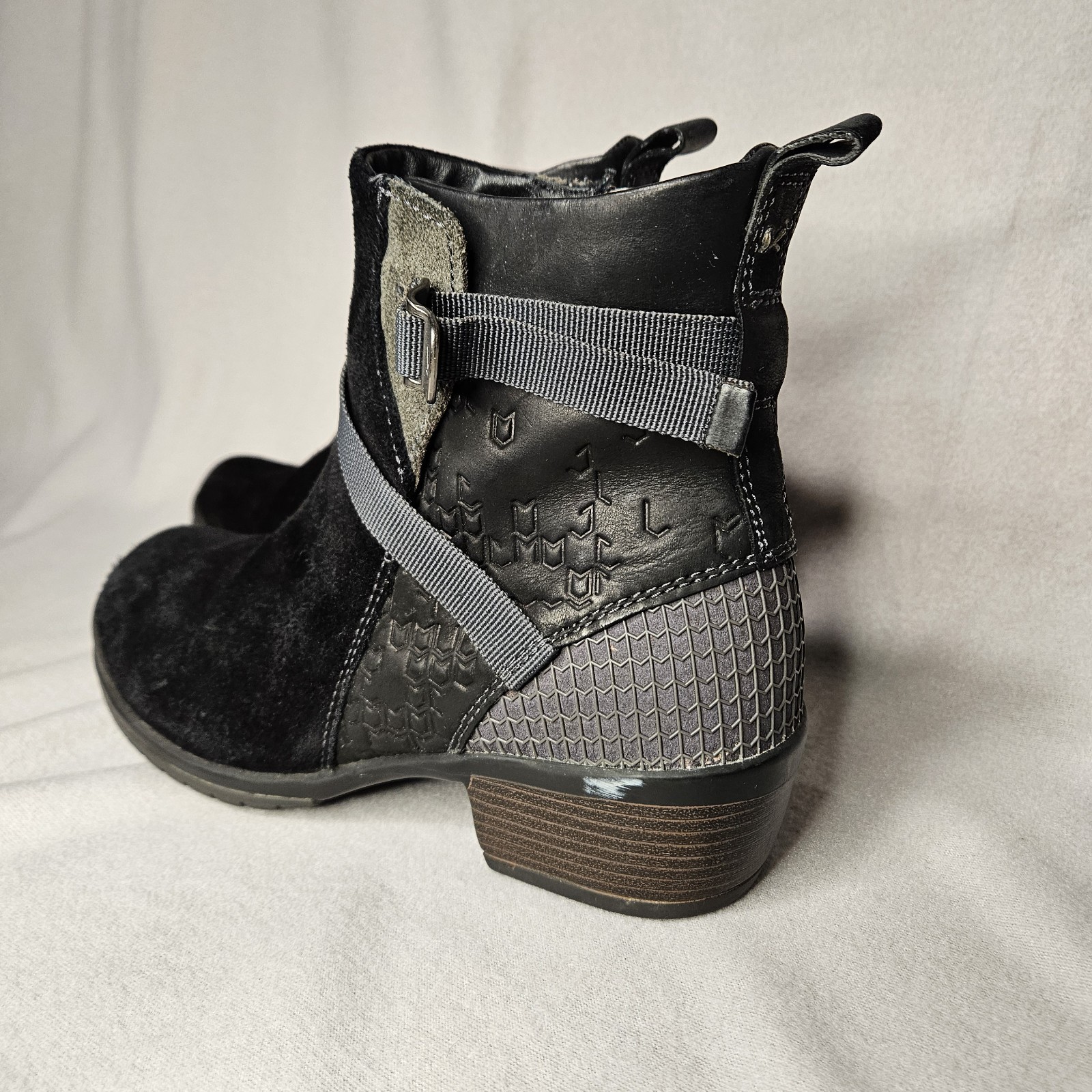 Stivaletti Keen Morrison neri in pelle scamosciata con zip laterale e cinturino donna taglia 7 5