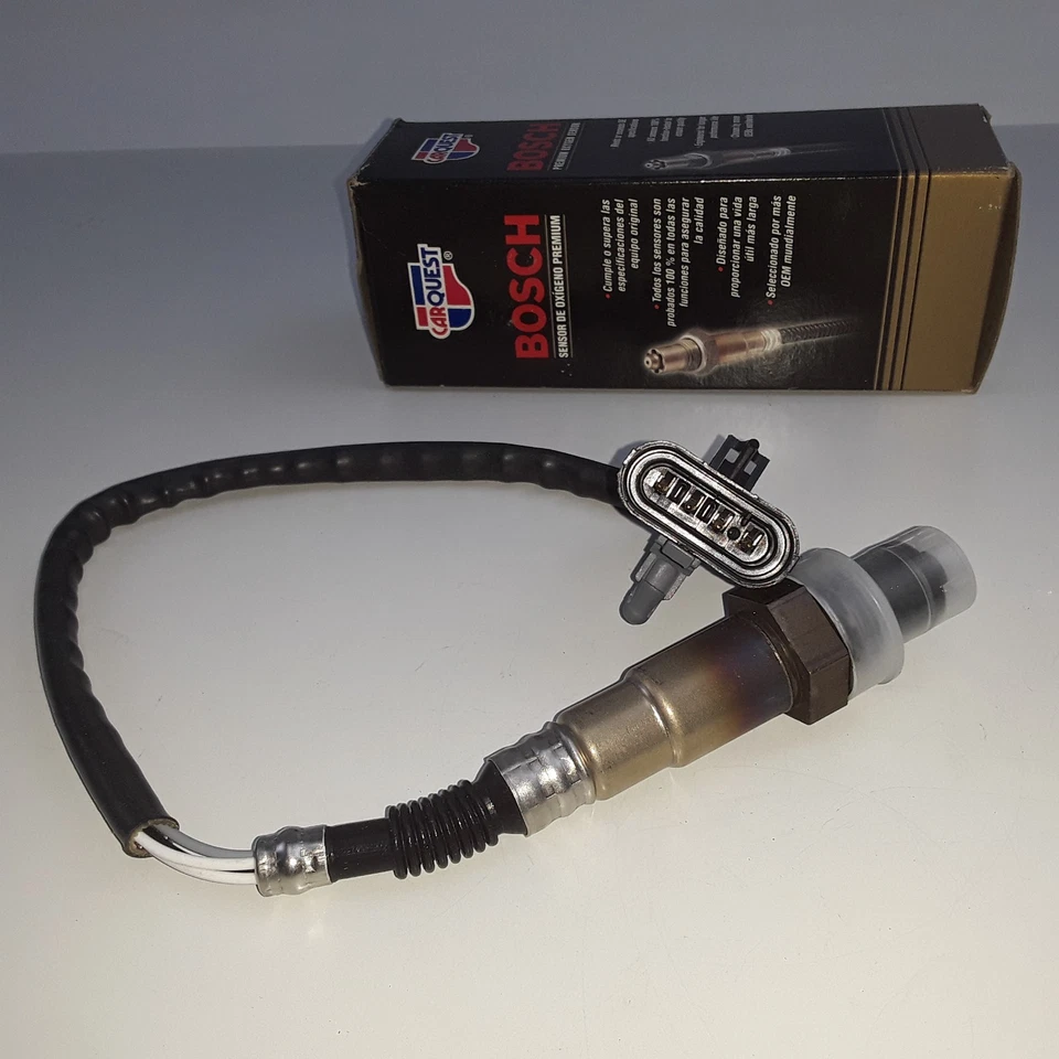 Conjunto de sensor de oxigênio Bosch 13852 compatível com Suzuki Chevrolet Pontiac (2004-2007) - Imagem 3 de 4