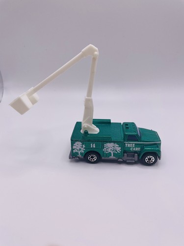 Matchbox #33/74 Ford L Series Utility Truck Tree Care 1995 grün/weiß 1:83