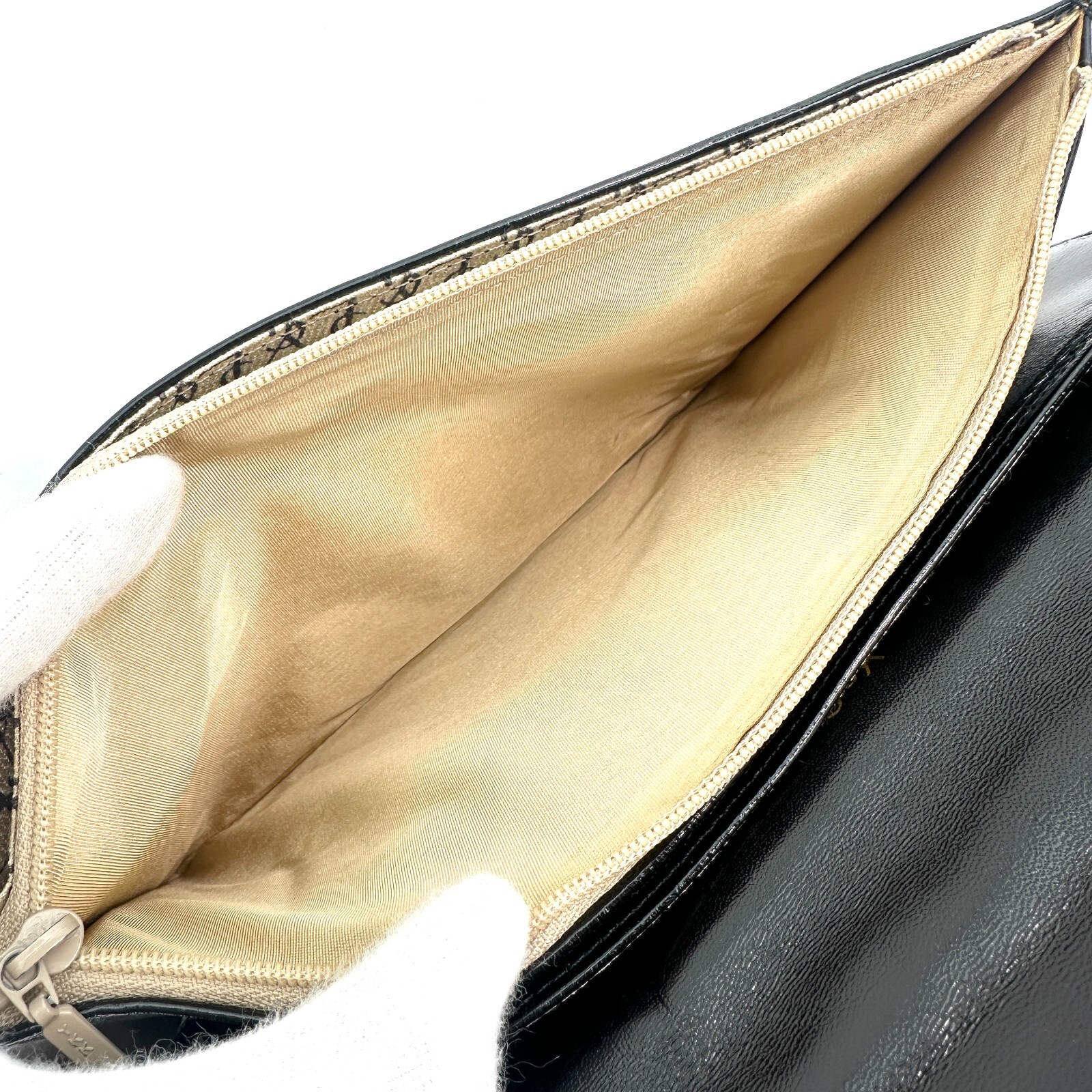 Borsa pochette Yves Saint Laurent in pelle YSL nera originale #A384