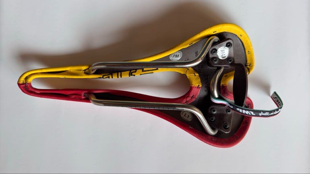 【非売品】Selle SMP dynamic テストサドル 赤/黄 非売品】Selle SMP dynamic テストサドル 赤/黄