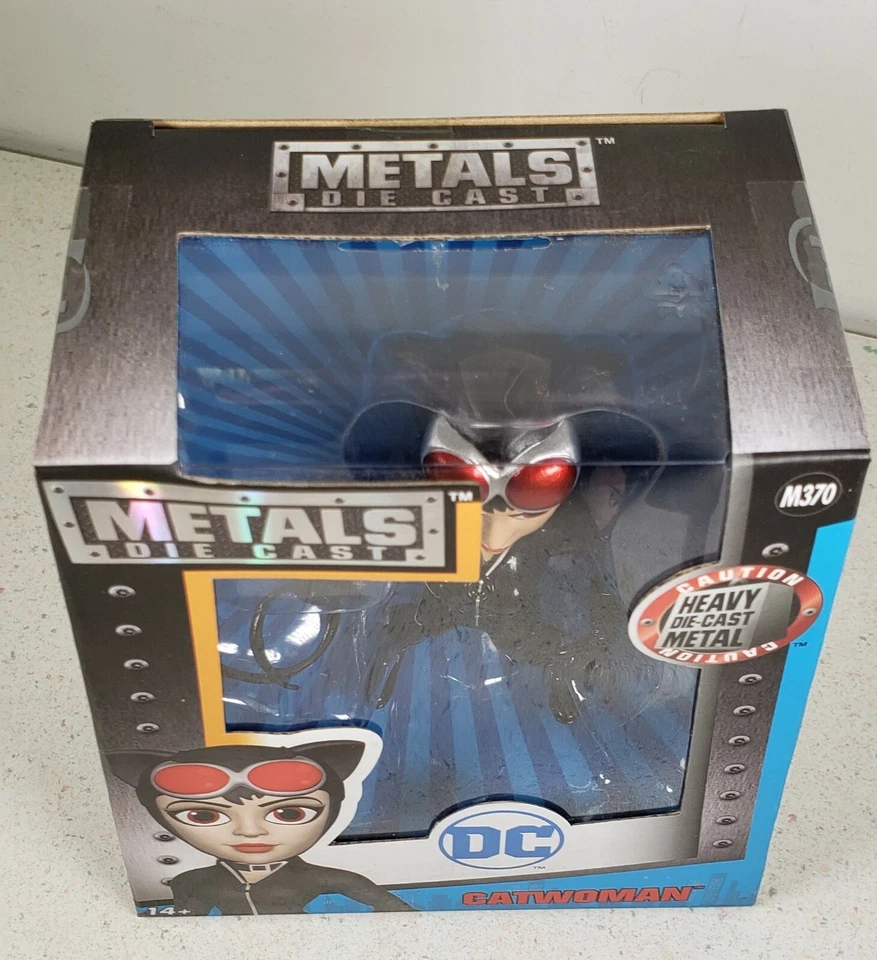 Figura fundida a presión de metales de 4 pulgadas Catwoman de Jada DC Comics M370 nueva 2016 sello de fábrica Foto 2 de 4