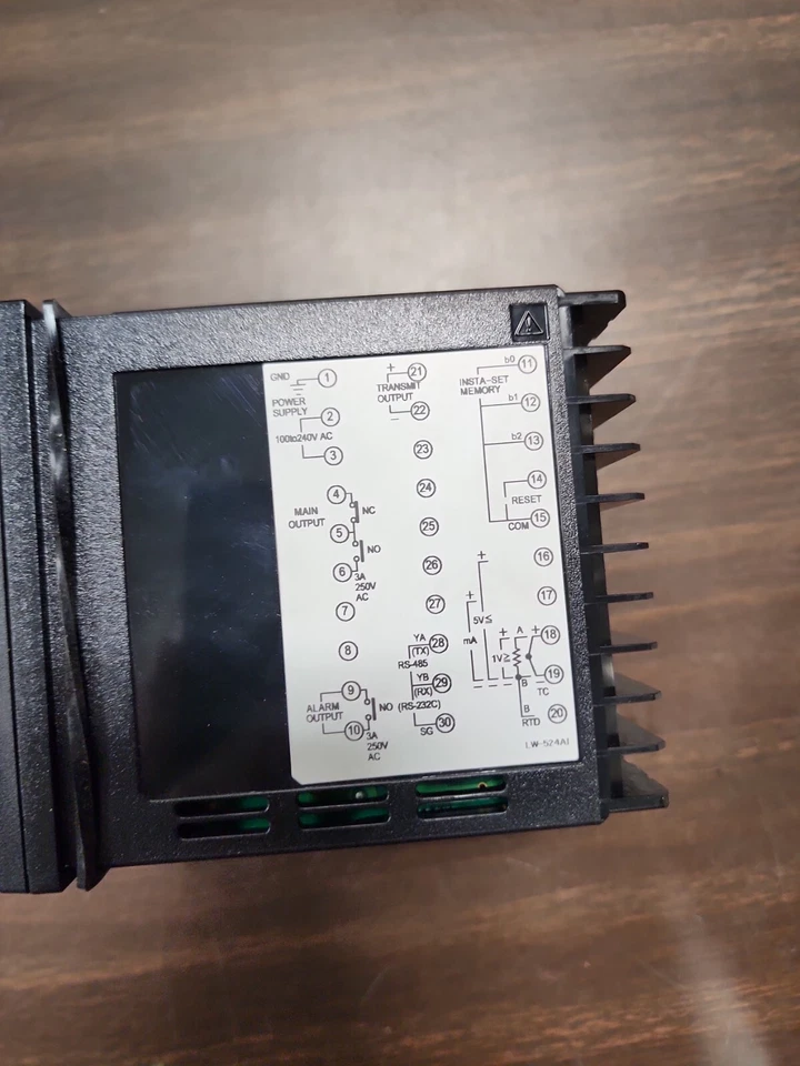 Shinko ACD-18A-R/M C5,T6598 Multi-Range Controller 3A 250V  - Image 3 of 4