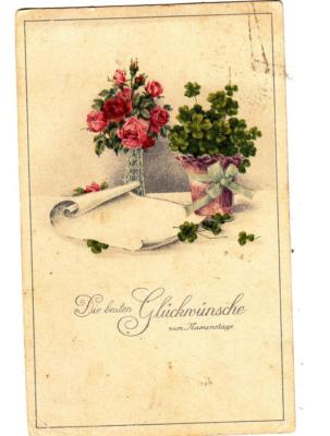 DD97. Vintage Gruß Postkarte. Blumen.  Vase mit rosa Rosen. Backofenblattklee
