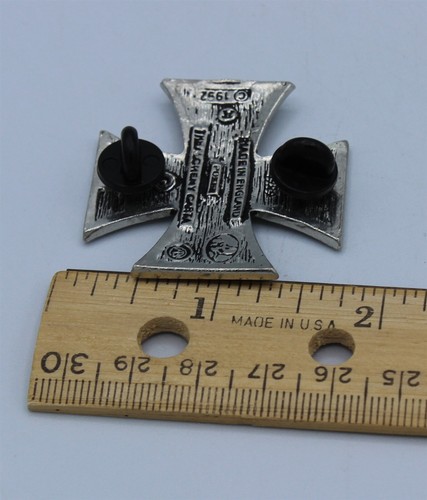 The Cult Cross Pin Brooch English Pewter Alchemy Poker Vintage 1992 - Picture 3 of 3