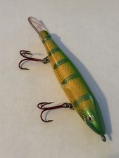 River Run Manta Surface Skimmer Glide Bait 8" 3.4oz for Muskie, Pike Fishing