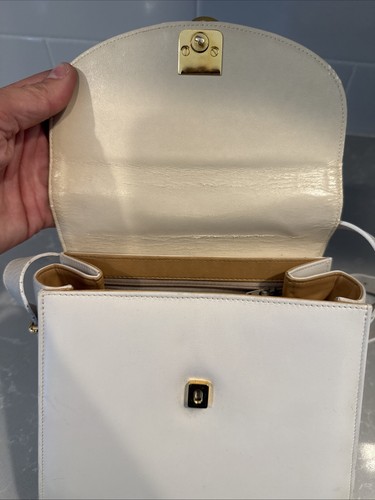 Vintage Brooks Brothers White Leather Crossbody Flap Bag – Made in Canada - Picture 6 of 10