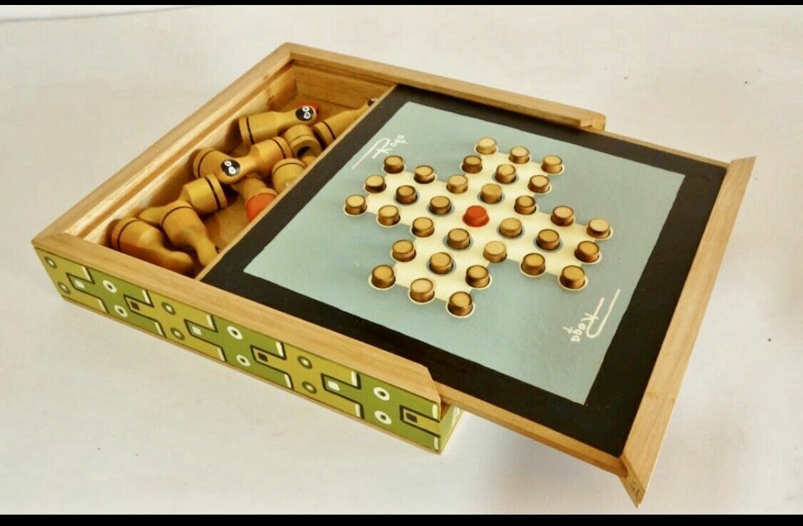 OOKWE Wooden Solitaire Board Game, Europe Board Game Unique Funny Single  Chess 