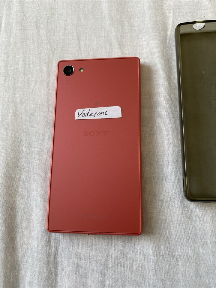 Sony Xperia Z5 Compact E5803 Vs E5823 Sony Xperia Z5 Compact E5823 - 32GB - Pink/Red (Vodafone) Smartphone