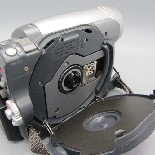 Hitachi DVDCAM DZ-MV5000E Handheld Mini DVD Camcorder Silver Tested - Picture 5 of 10