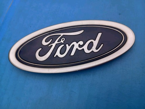 Ford Fiesta Focus Front Grille Emblem Blue Oval 2014-2019 Badge Logo OEM Used - Picture 3 of 5