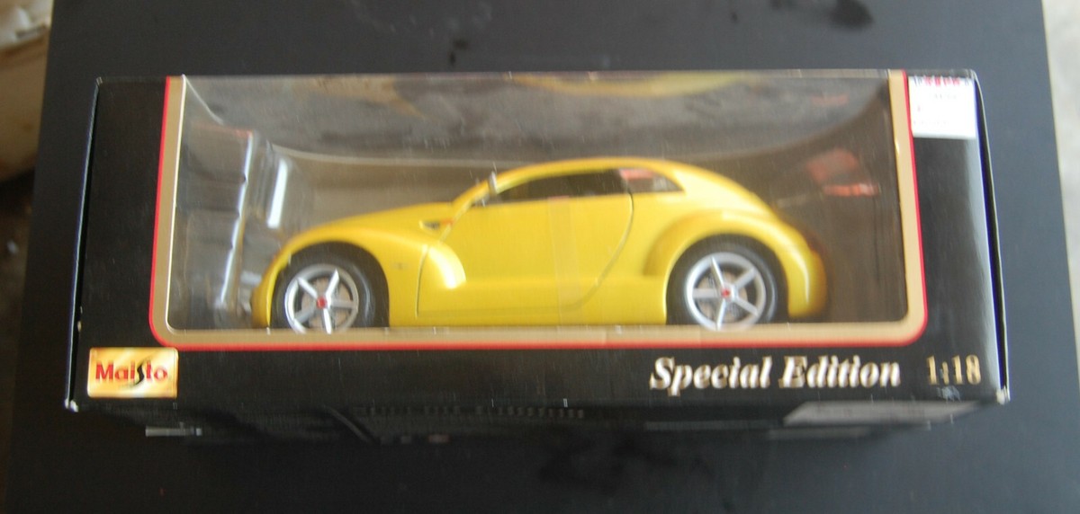 Maisto Chrysler Pronto Cruizer Concept PT Cruiser 1:18 Scale