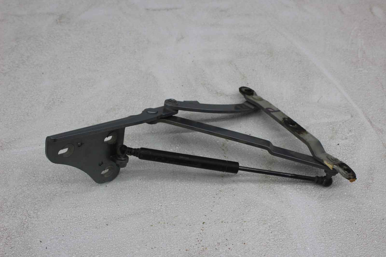 99-01 FERRARI 456 M RH RIGHT TRUNK LID HINGE BRACKET