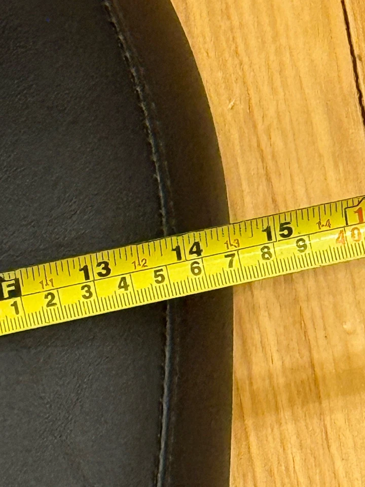 2004-2005 Harley Dyna seat OEM ribbed seat Super Glide Lowrider - Image 4 of 4