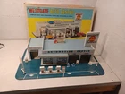 Vintage 1968 tin MARX Westgate Automotive Service Center Complete Minus Cars