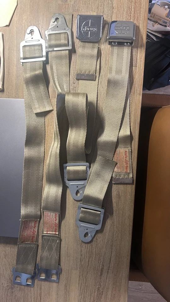Jeep Kaiser Seatbelts  - Image 3 of 4
