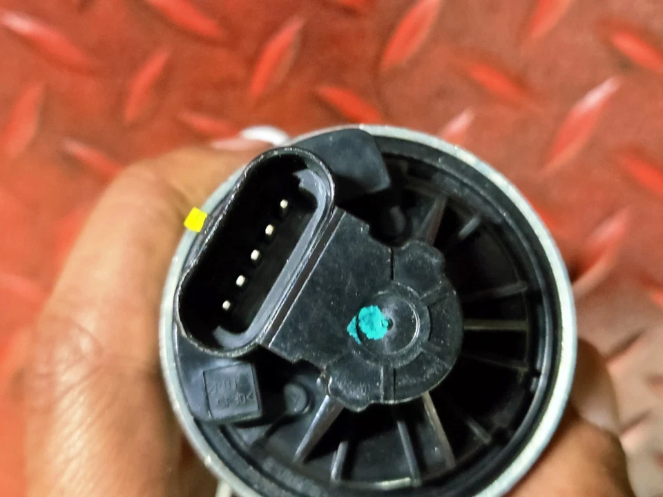 Válvula de recirculación de gases de escape Dorman 911-698 1995 para GMC Jimmy Safari Sonoma Foto 4 de 4