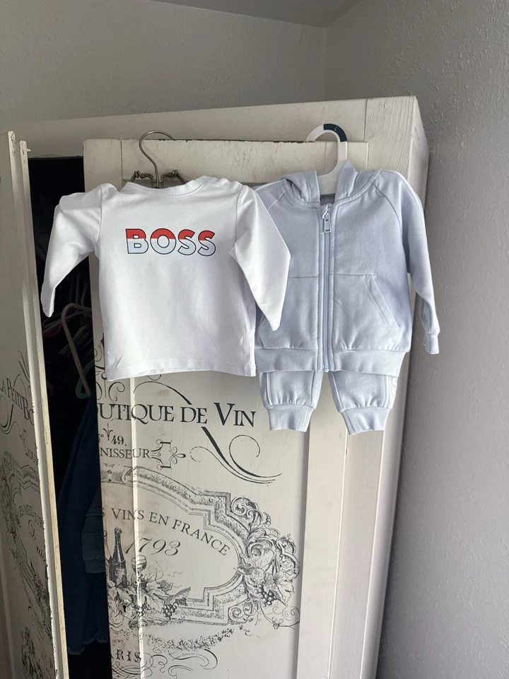 Nuevo con etiquetas Auténtico Hugo Boss 3 Piezas Bebé Logo Chándal  Foto 2 de 4