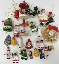 Vintage Christmas Lot Of 25 Mini Assorted Wooden Ornaments Birds Wreath Bells