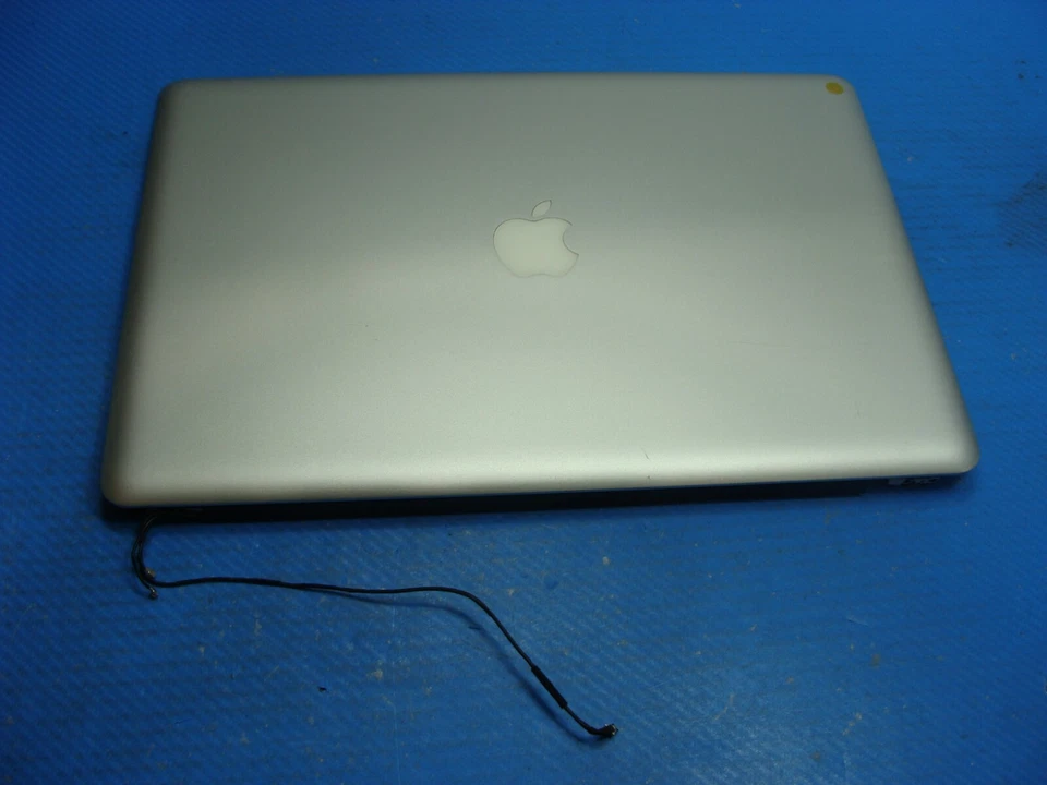 MacBook Pro A1286 15" Early 2010 MC371LL/A Glossy LCD Screen Assembly 661-5483 - Image 3 of 4
