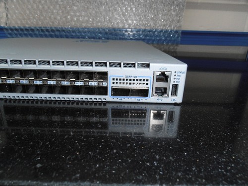 Arista DCS-7280SE-68-F Switch 48 SFP+ + 2 QSFP 100Gb 1RU - Picture 2 of 5