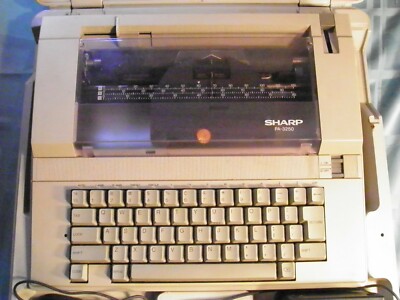 Vintage  Electric Typewriter Calcutyping Sharp Model PA-3250