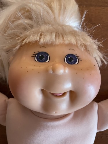 Babyland Toys R Us 2005 Cabbage Patch Doll Blonde Tru Edition retro 60cm - Picture 6 of 17