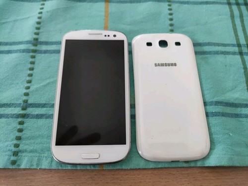 Samsung Galaxy S3 16GB Weiß GT-I9300 Defekt Teilespender - Platine Kamera Etc Ok