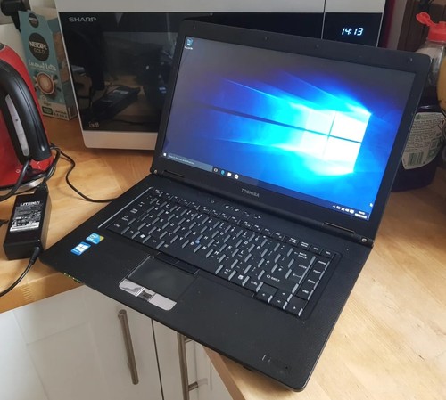 Toshiba Tecra A11 15.6 Inch HDMI Webcam Laptop Win 10 Intel i3 620GB 8GB Ram - Picture 9 of 19