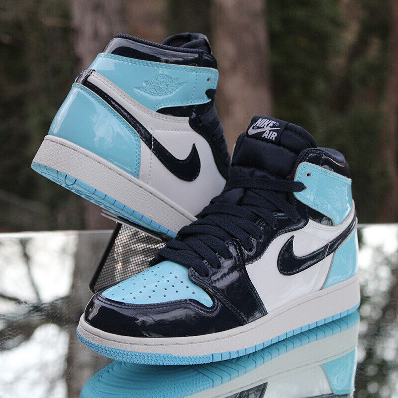 Nike Air Jordan 1 Retro High OG UNC Patent Women’s Size 7 Blue Chill CD0461-401