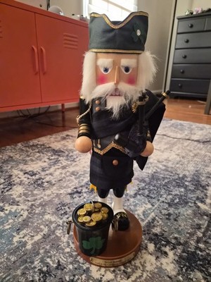 Steinbach Irish Santa, Santa Legends