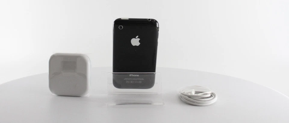 Apple IPhone 3GS 8Gb Factory Unlocked - Black (MC637LL/A) - Image 2 of 2