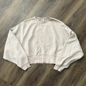nike mini swoosh oversized cropped sweatshirt
