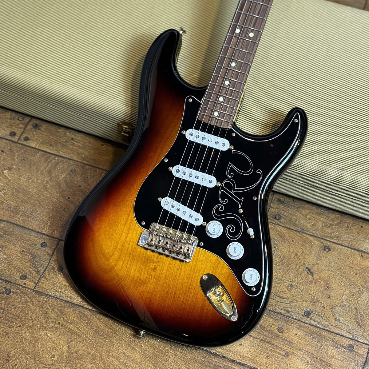 Fender Stevie RAY Vaughan Stratocaster 3 Color Sunburst W/tortoise 