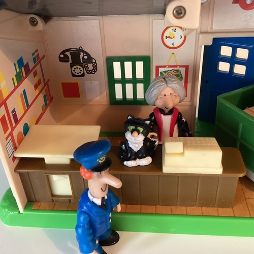 Postman Pat Greendale Post Office Playset with Vehicles and Figures - Picture 7 of 9