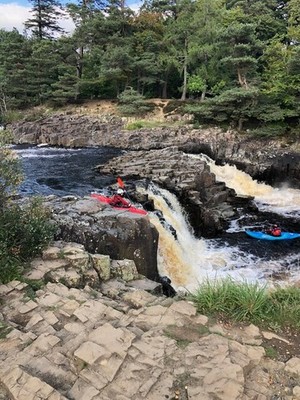 Photo A2 Kayak descending Low Force waterfalls Bowlees/NY9028 Wikipedia c2021