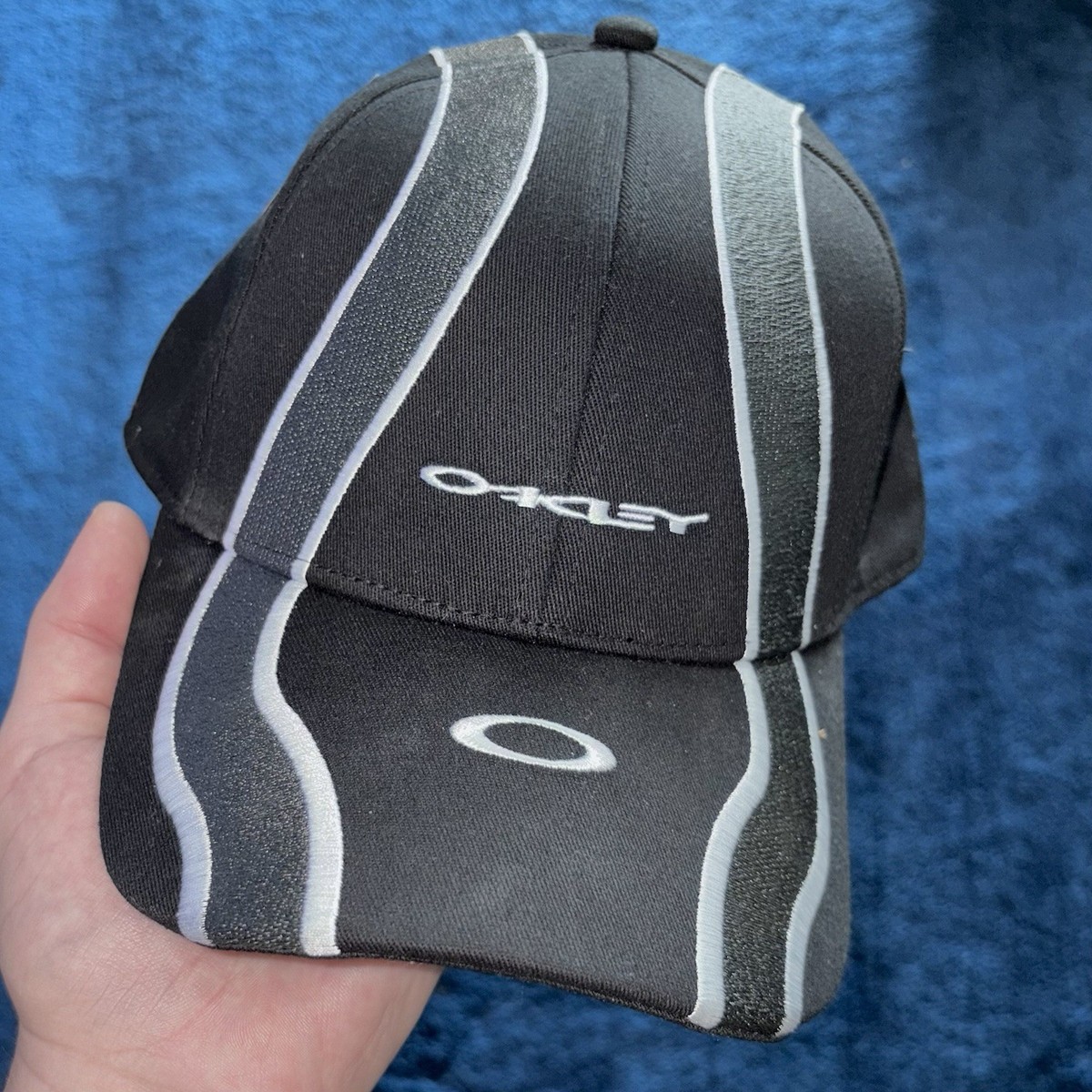 Y2K Inspired Oakley Blackout Wave Cap Hat Size L/XL Elastic