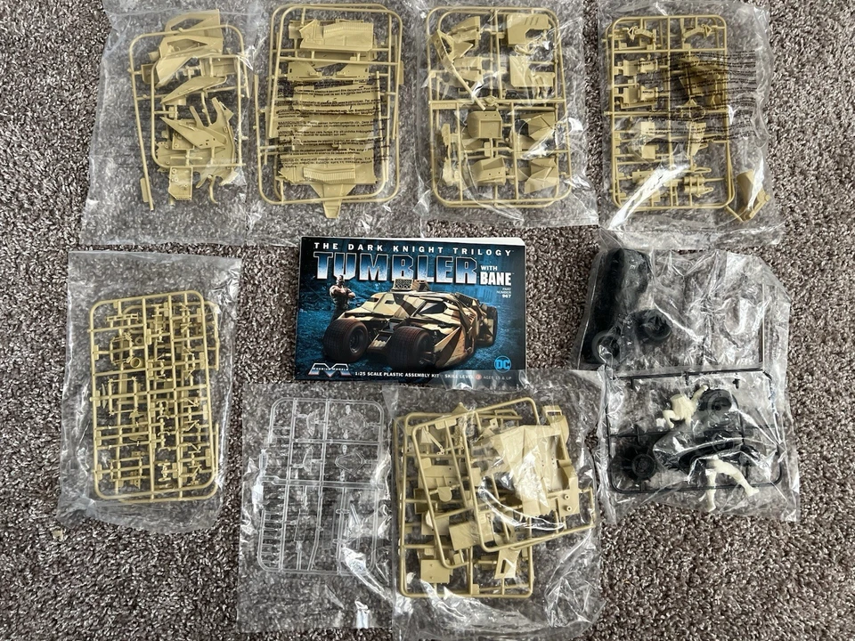 Vaso blindado Moebius 967 The Dark Knight Trilogy con Bane escala 1:25 completo Foto 2 de 4