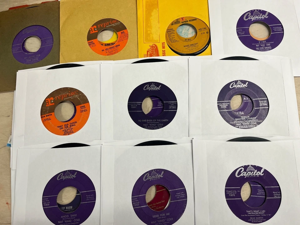 Lot of 27 Vintage 45 RPM records - Nat King Cole / Dean Martin & Frank Sinatra - Image 3 of 4