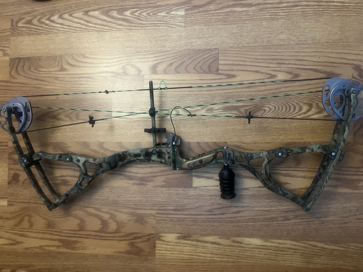 BowTech, Guardian, 29 inch draw 70 pound brand new strings from