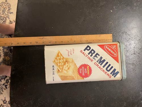 VINTAGE Nabisco 1969 Premium Saltine Cracker TIN 14oz. Light Blue Lid EMPTY - Picture 2 of 4