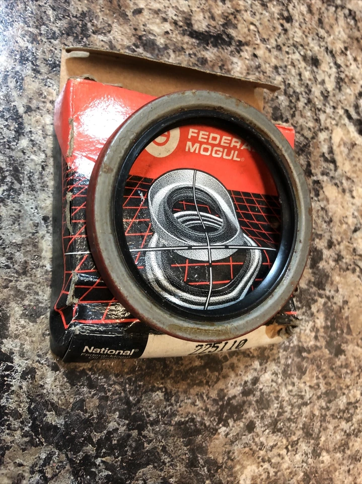 225110 National Wheel Seal NOS sello de aceite ¡Nuevo en caja! ¡Envío gratis! Foto 2 de 4